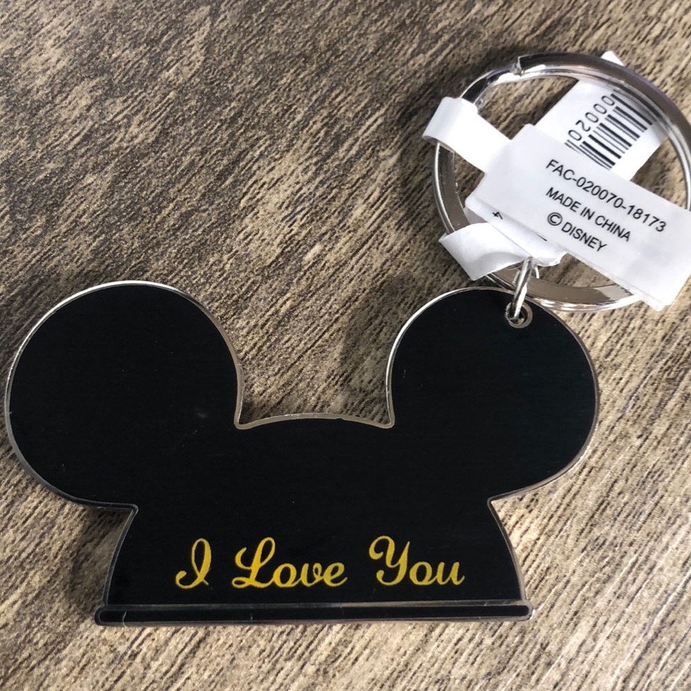 Disneyland Keychain - Picture 3 of 3